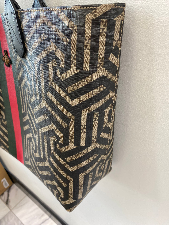 GUCCI GG SUPREME MONOGRAM CALEIDO WEB TOTE BAG – Caroline display picture 1