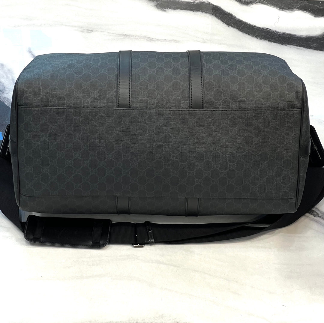 GUCCI GG SUPREME MONOGRAM MEDIUM CARRY-ON DUFFLE BAG