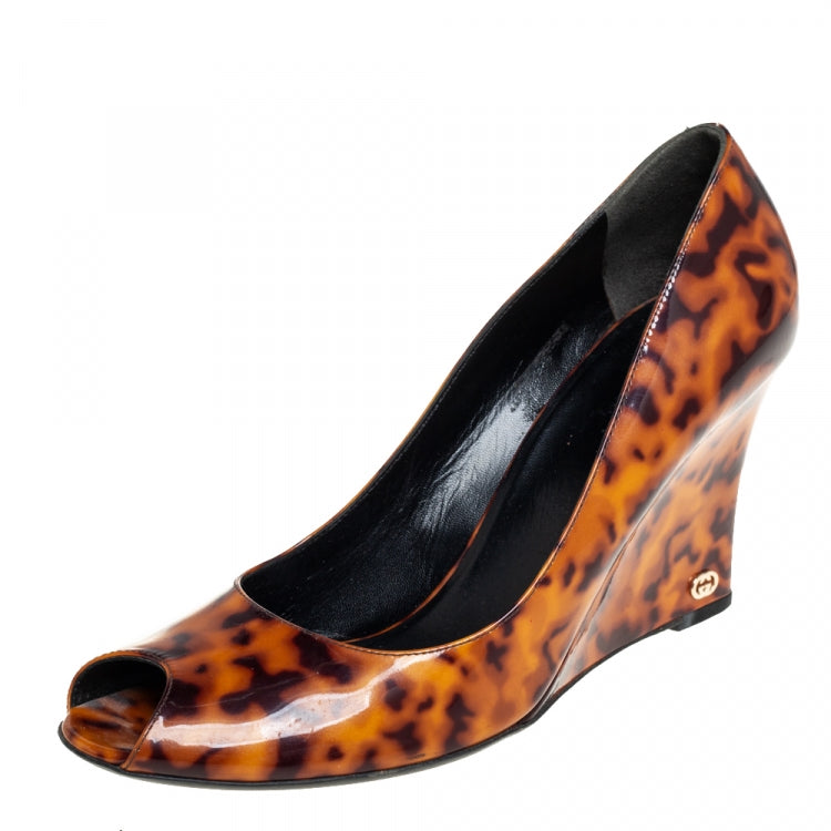 GUCCI LEOPARD PRINT PATENT CALF LEATHER WEDGE HEEL PEEP-TOE PUMPS