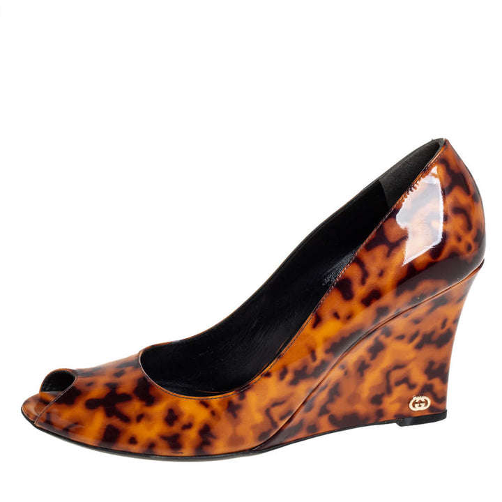 GUCCI LEOPARD PRINT PATENT CALF LEATHER WEDGE HEEL PEEP-TOE PUMPS