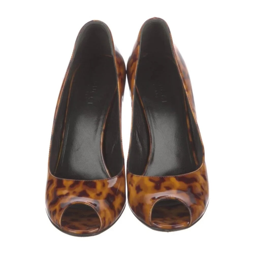 GUCCI LEOPARD PRINT PATENT CALF LEATHER WEDGE HEEL PEEP-TOE PUMPS