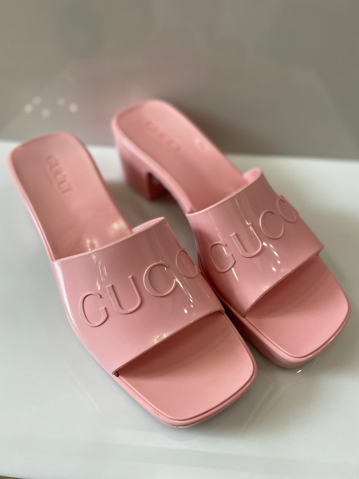 GUCCI PINK 60 EMBOSSED LOGO SLIDE SANDALS – Caroline's Fashion