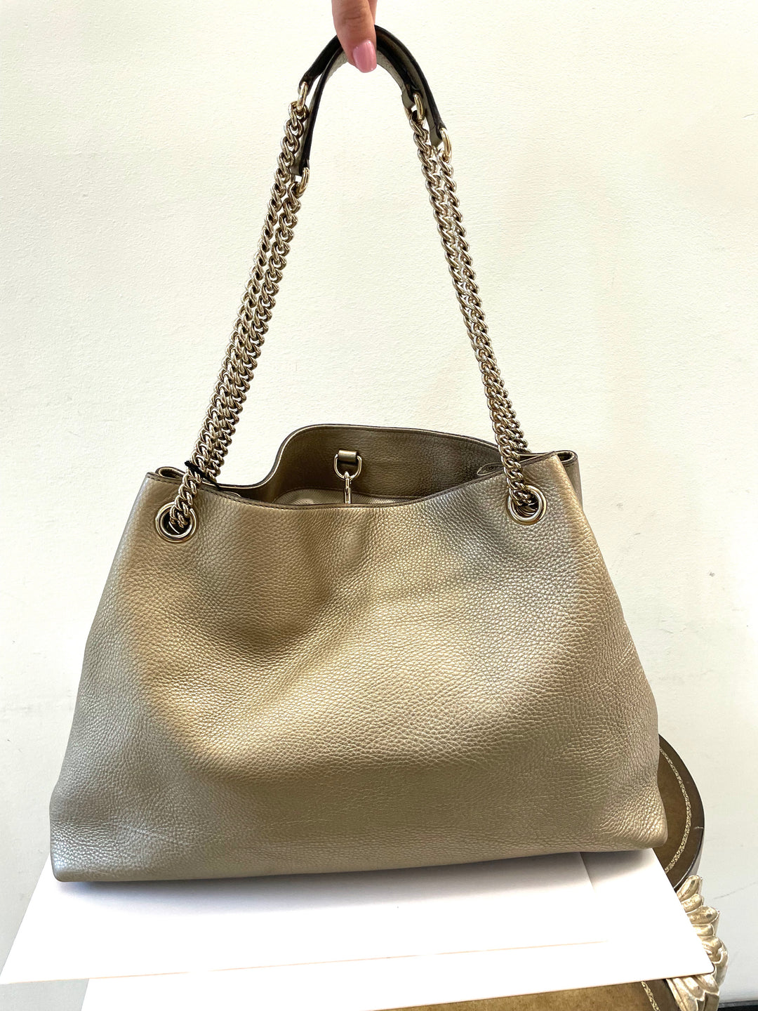 GUCCI METALLIC CALFSKIN MEDIUM SOHO CHAIN SHOULDER BAG