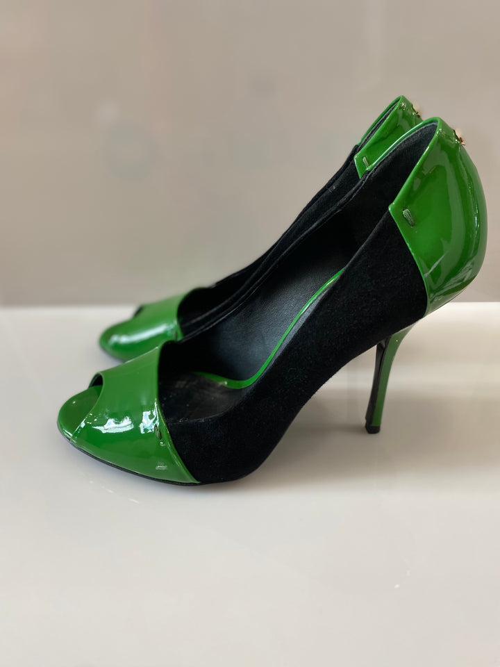 GUCCI PATENT LEATHER PEEP TOE PUMPS