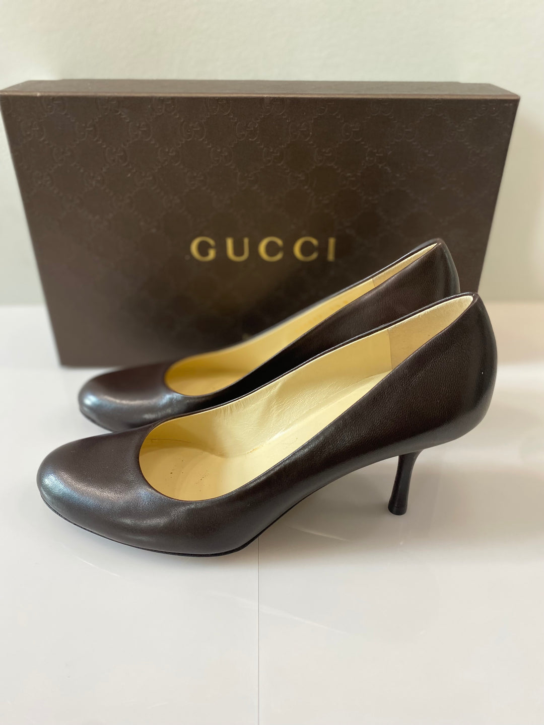 GUCCI ROUND TOE PUMPS