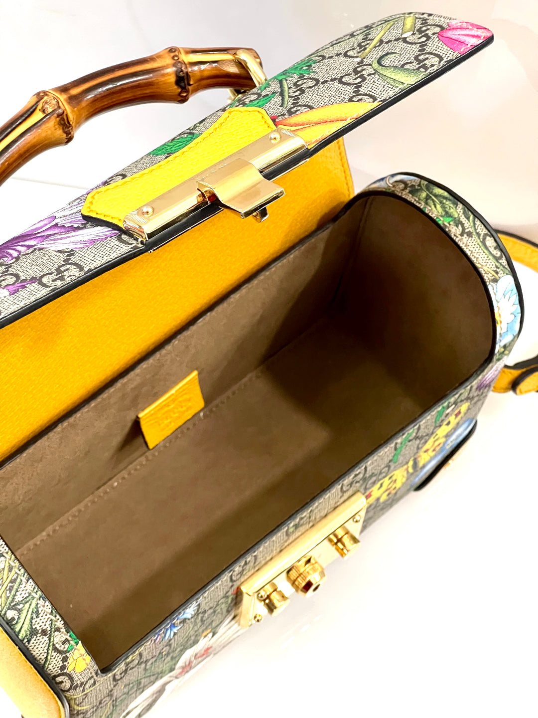 Albatha Holding Gucci Men's Waist Pack Albatha Holding Yellow