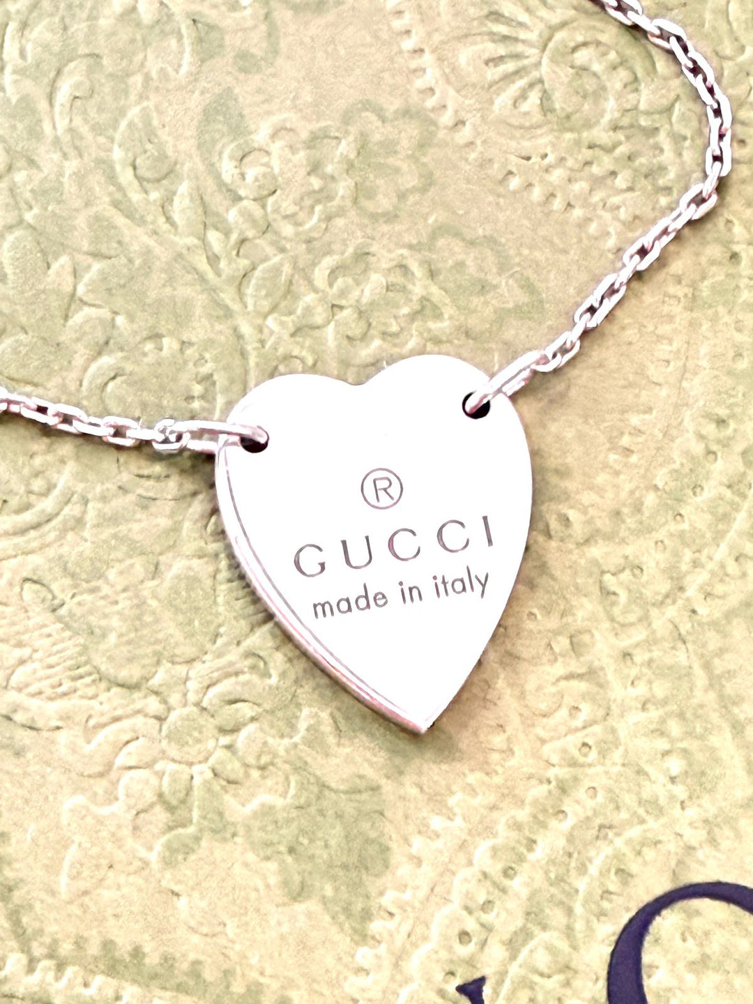 GUCCI 925 STERLING SILVER TRADEMARK HEART NECKLACE