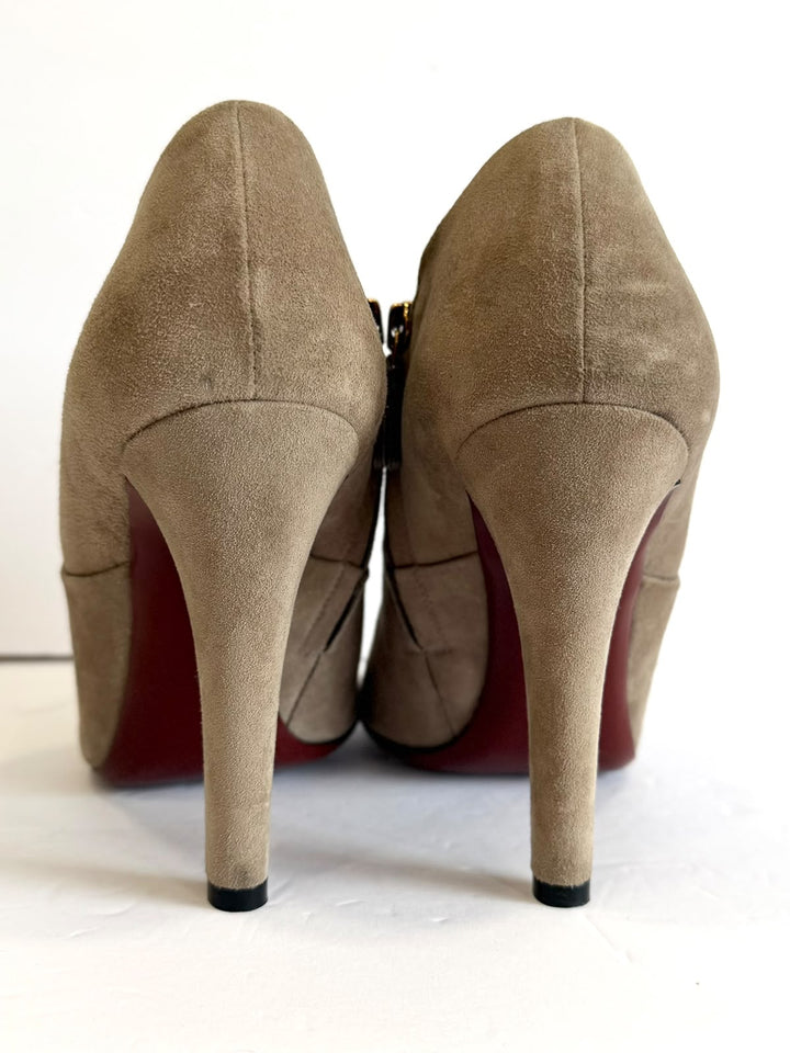 GUCCI MISCHA TASSEL SUEDE ANKLE BOOTS