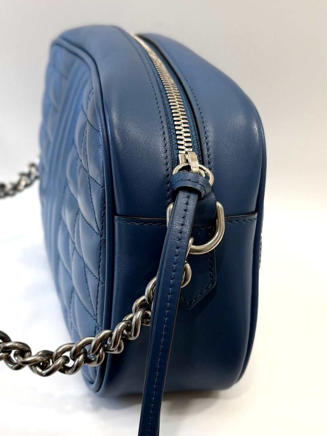 GUCCI GG MARMONT MATELASSÉ ARIA SMALL CALFSKIN LEATHER BAG