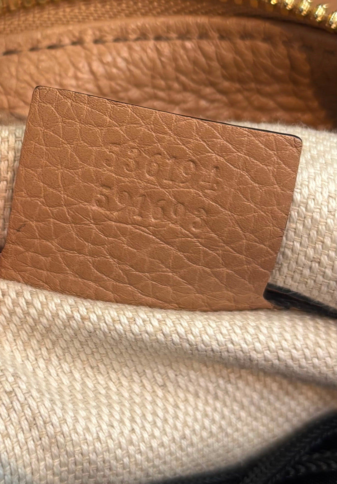 GUCCI CAMELIA PEBBLED CALFSKIN LEATHER SOHO HOBO BAG