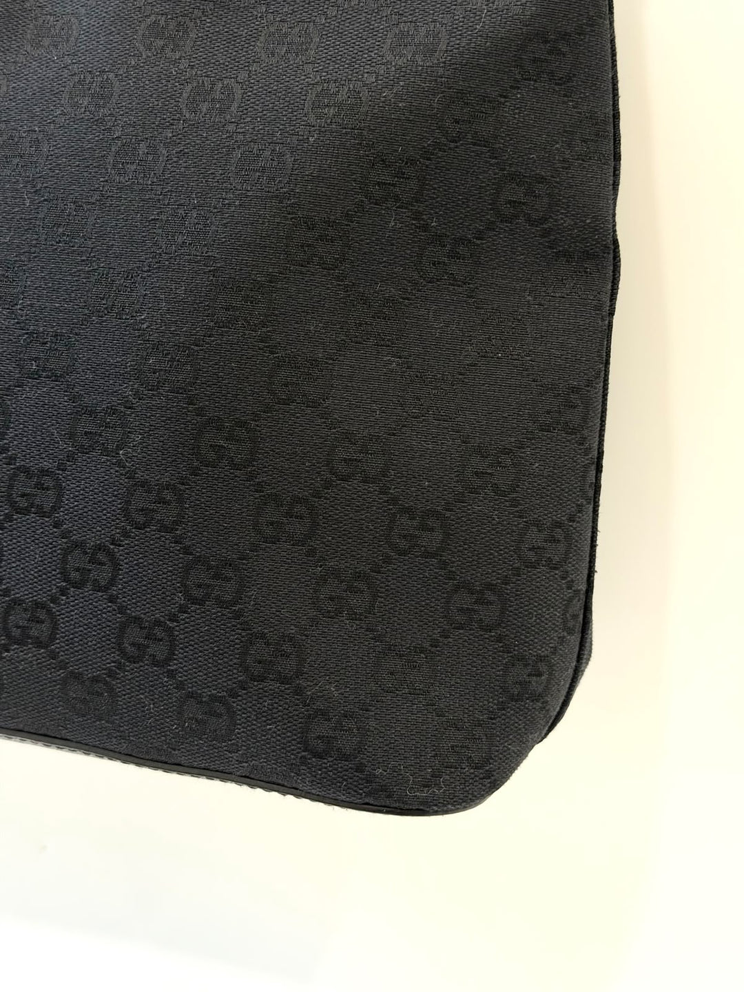 GUCCI GG CANVAS VINTAGE SHOULDER BAG