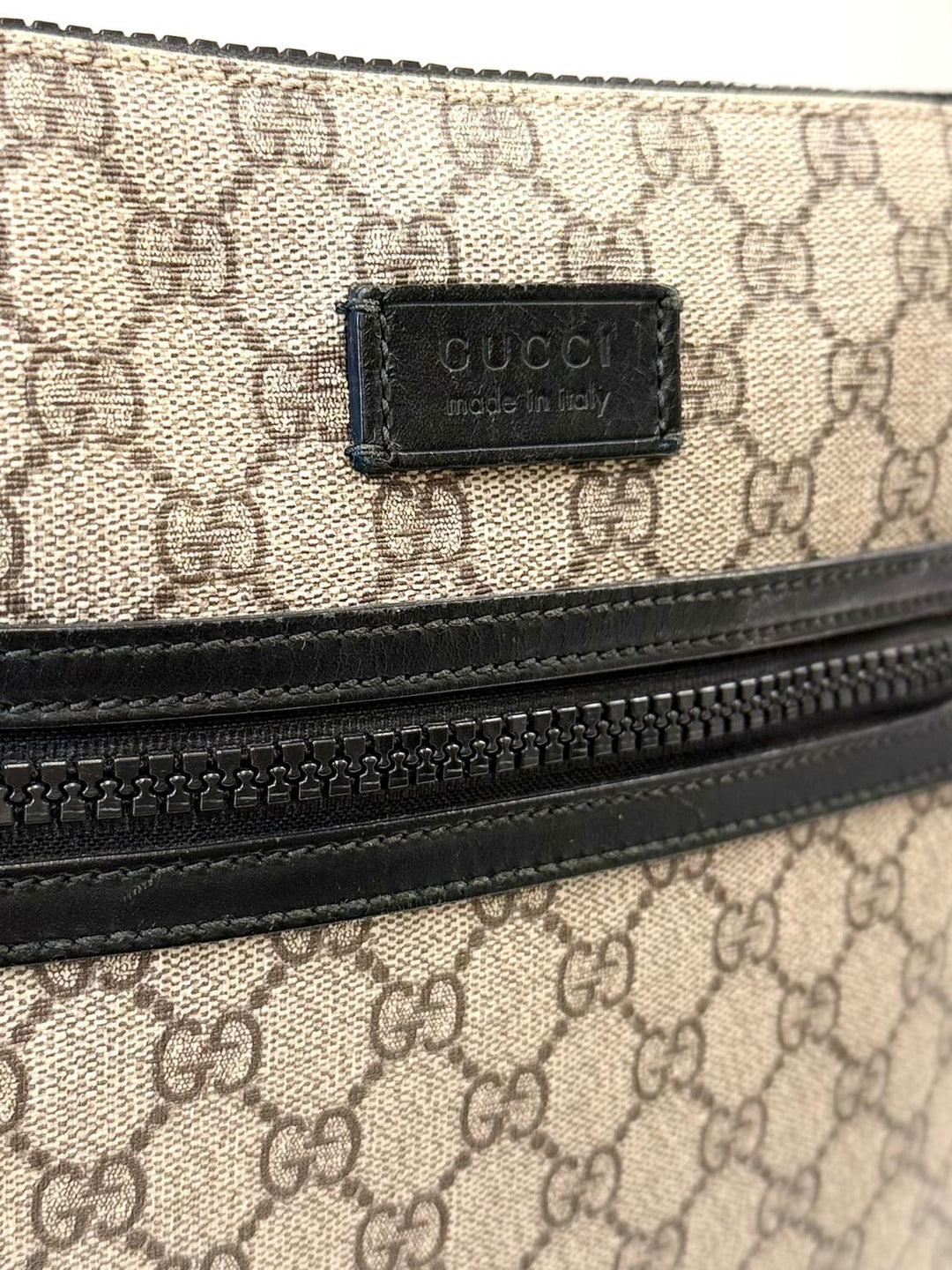 GUCCI GG SUPREME COATED CANVAS FLAT MESSENGER BAG