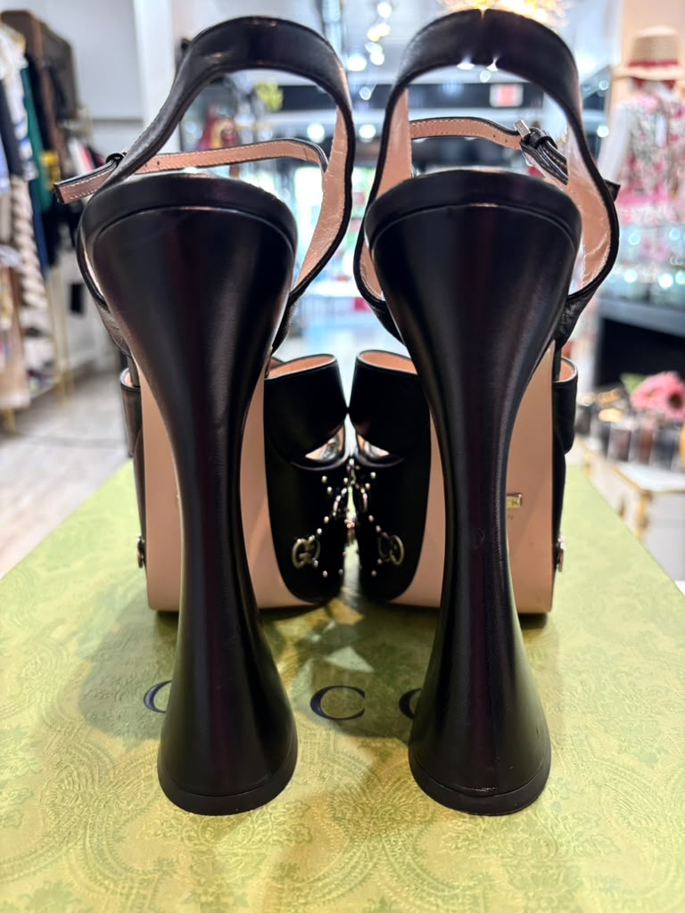 GUCCI JANAYA INTERLOCKING G STUDS CALFSKIN LEATHER PLATFORM SANDALS
