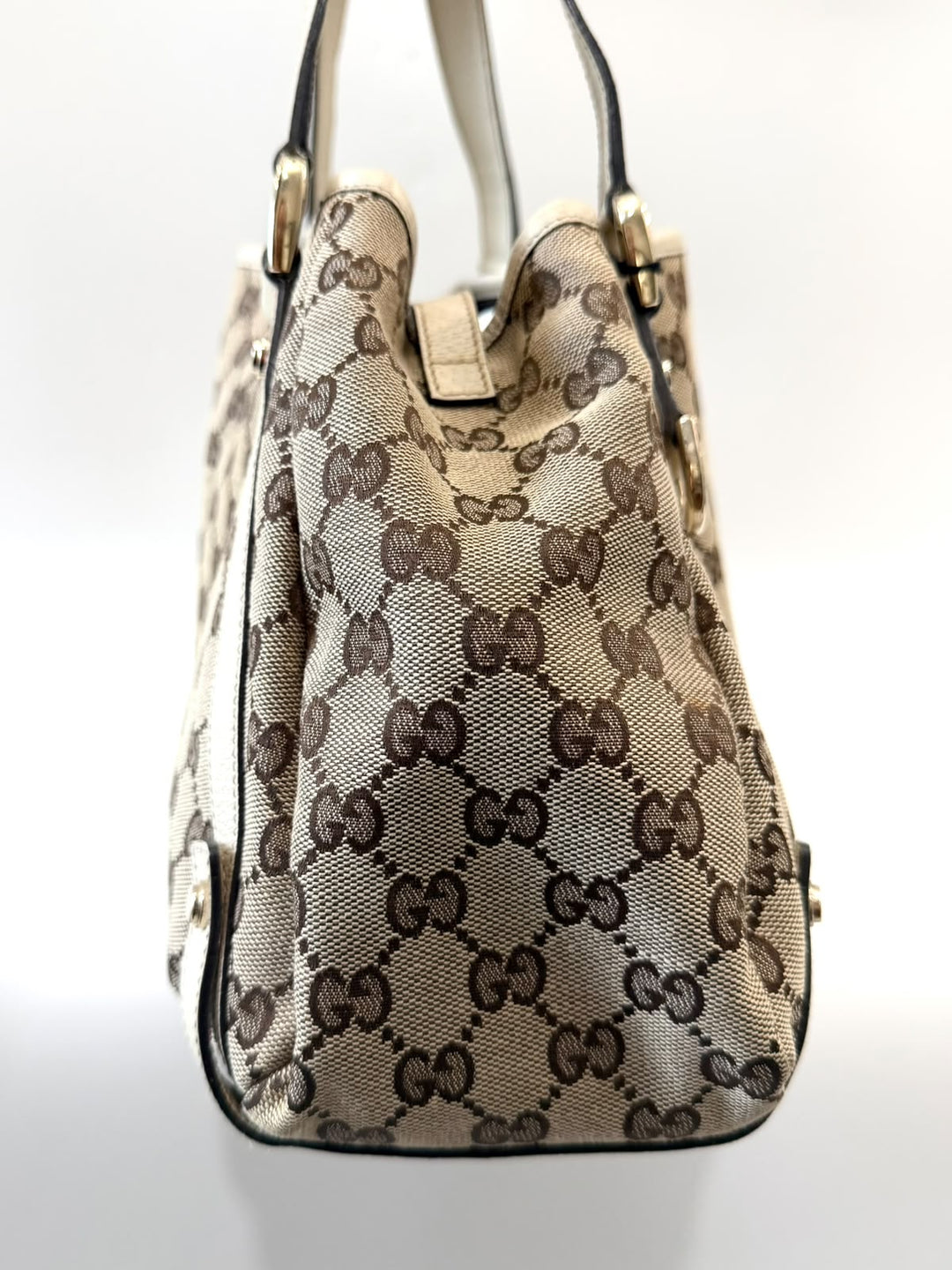 GUCCI MONOGRAM MEDIUM ABBEY SHOULDER BAG