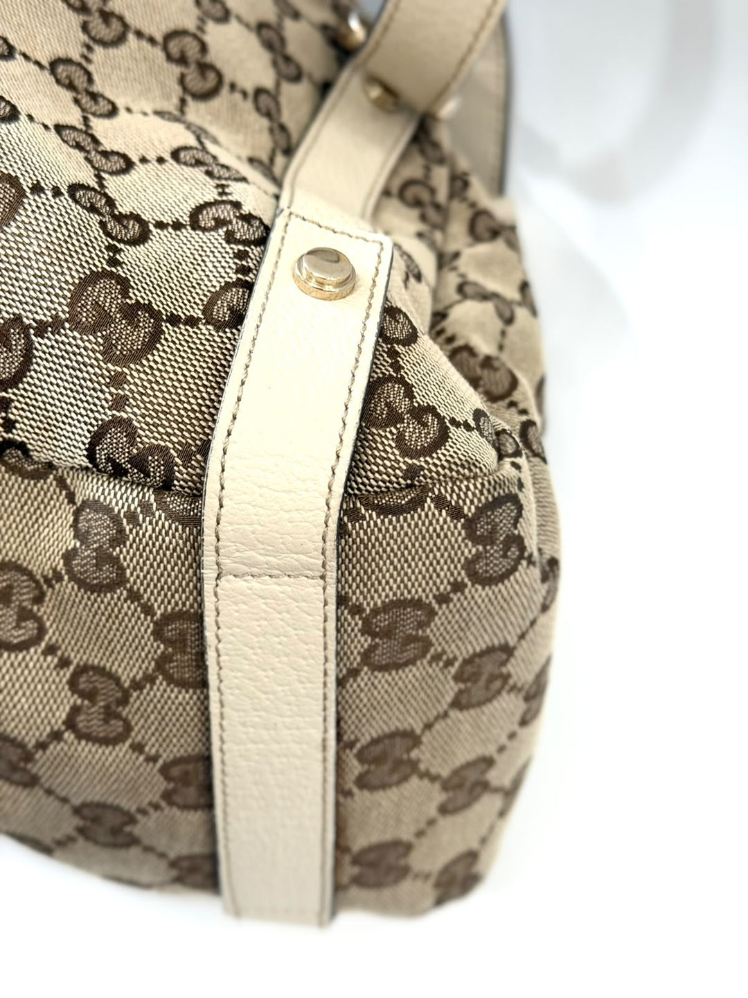 GUCCI MONOGRAM MEDIUM ABBEY SHOULDER BAG
