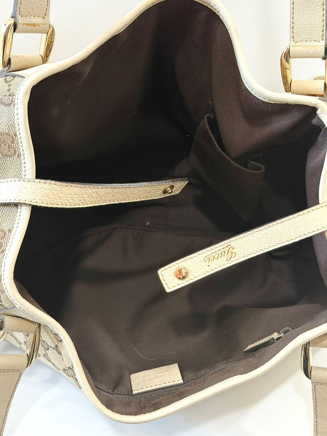 GUCCI MONOGRAM MEDIUM ABBEY SHOULDER BAG