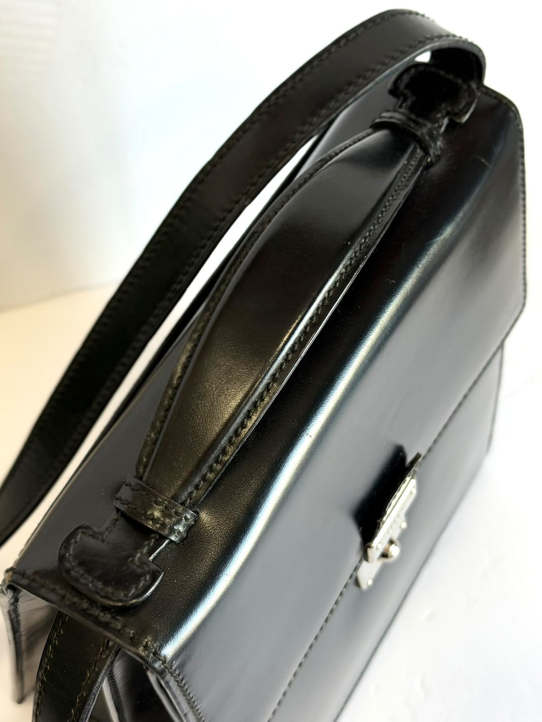 GUCCI PATENT LEATHER SHOULDER BAG