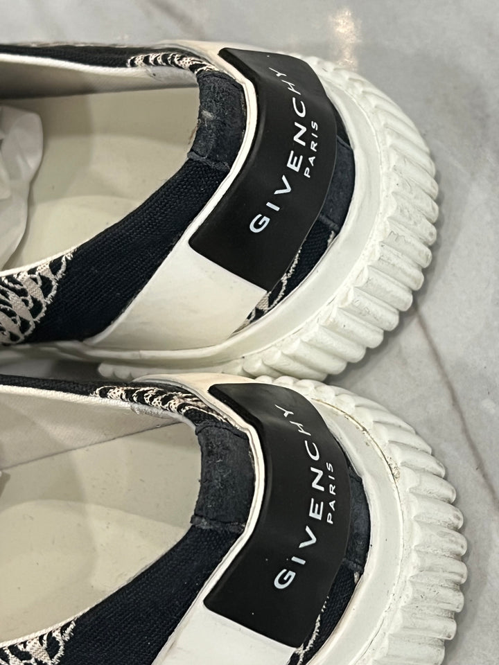 GIVENCHY CHAIN TENNIS LIGHT SNEAKERS