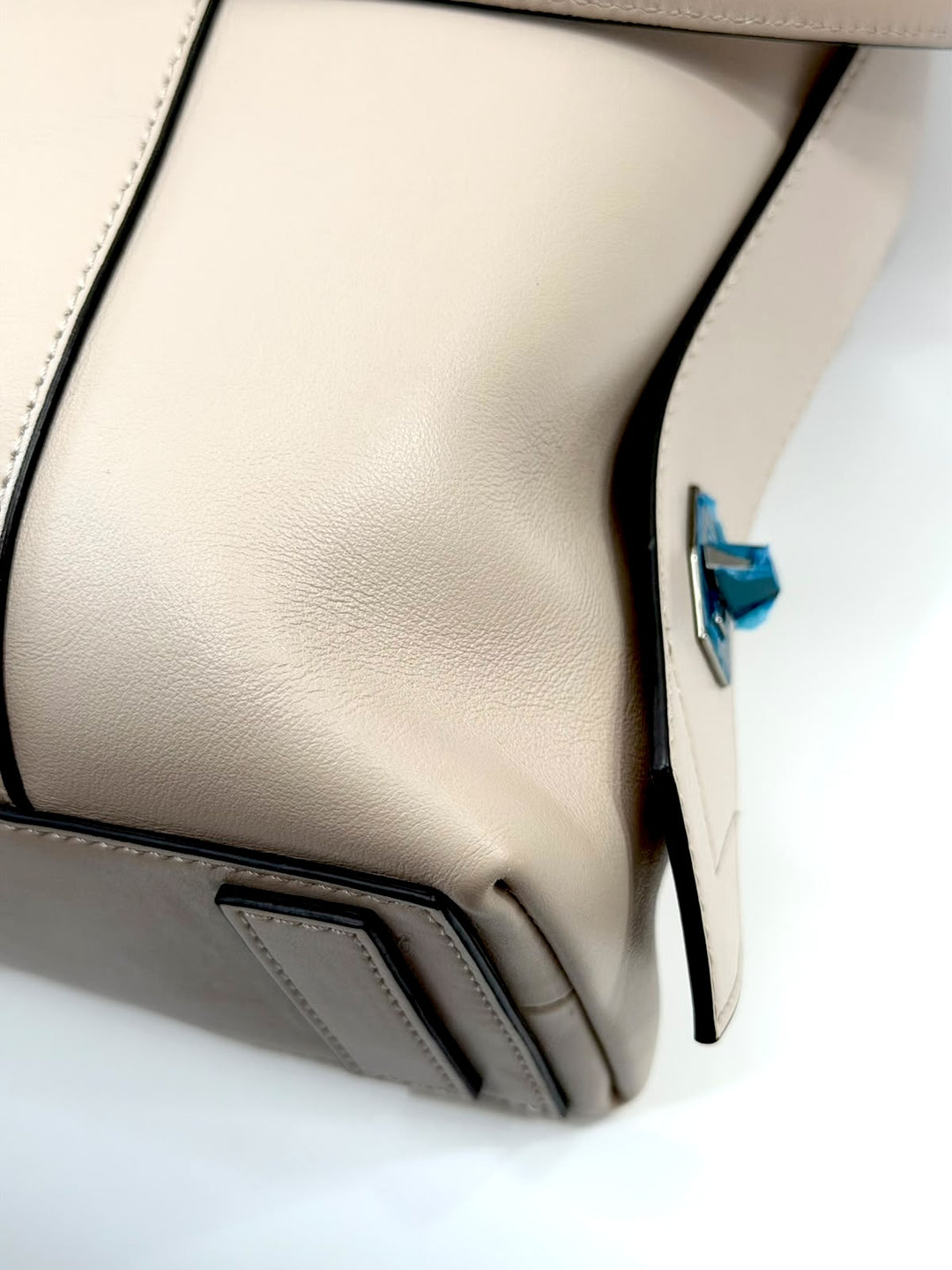 GIVENCHY SOFT CALFSKIN LEATHER MEDIUM ANTIGONA BAG IN DUNE