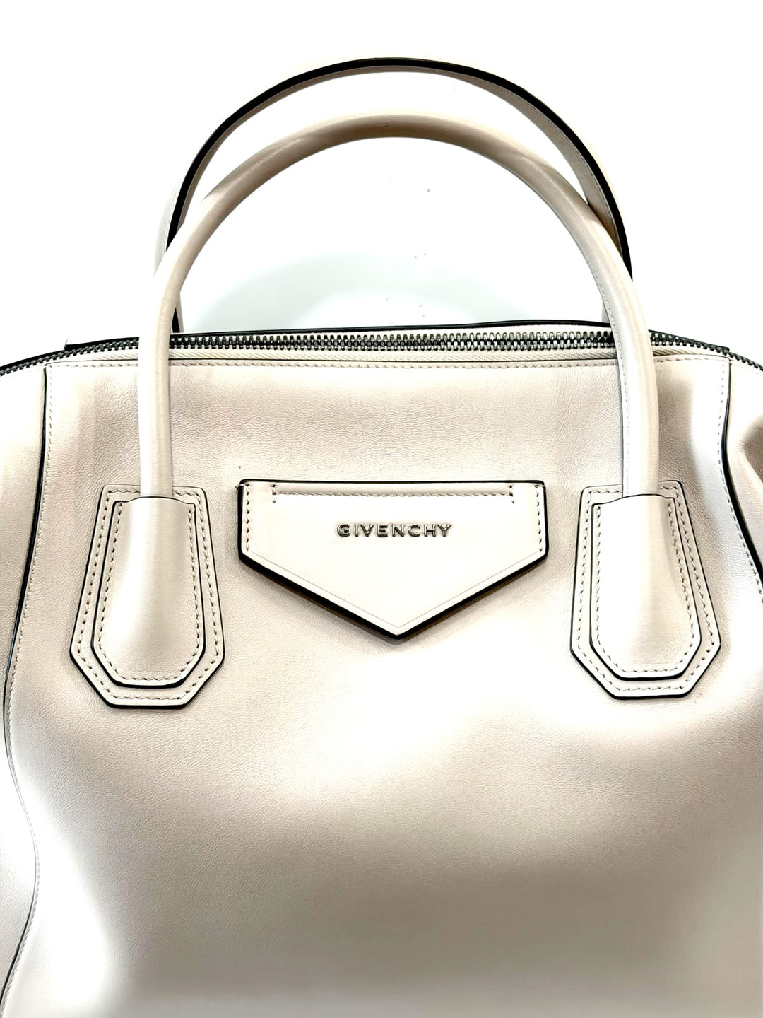 GIVENCHY SOFT CALFSKIN LEATHER MEDIUM ANTIGONA BAG IN DUNE