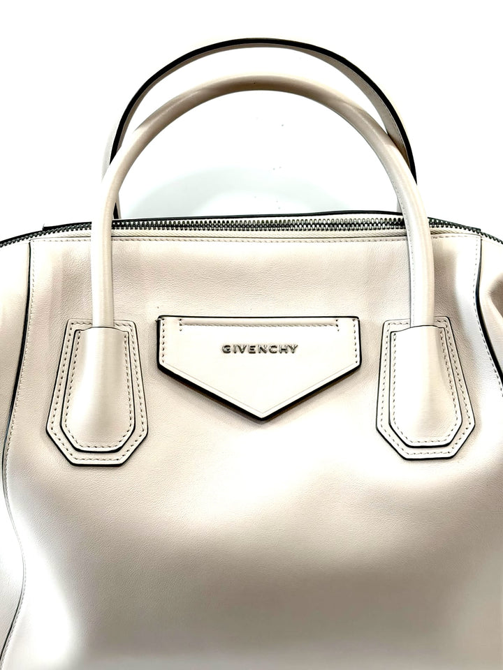 GIVENCHY SOFT CALFSKIN LEATHER MEDIUM ANTIGONA BAG IN DUNE