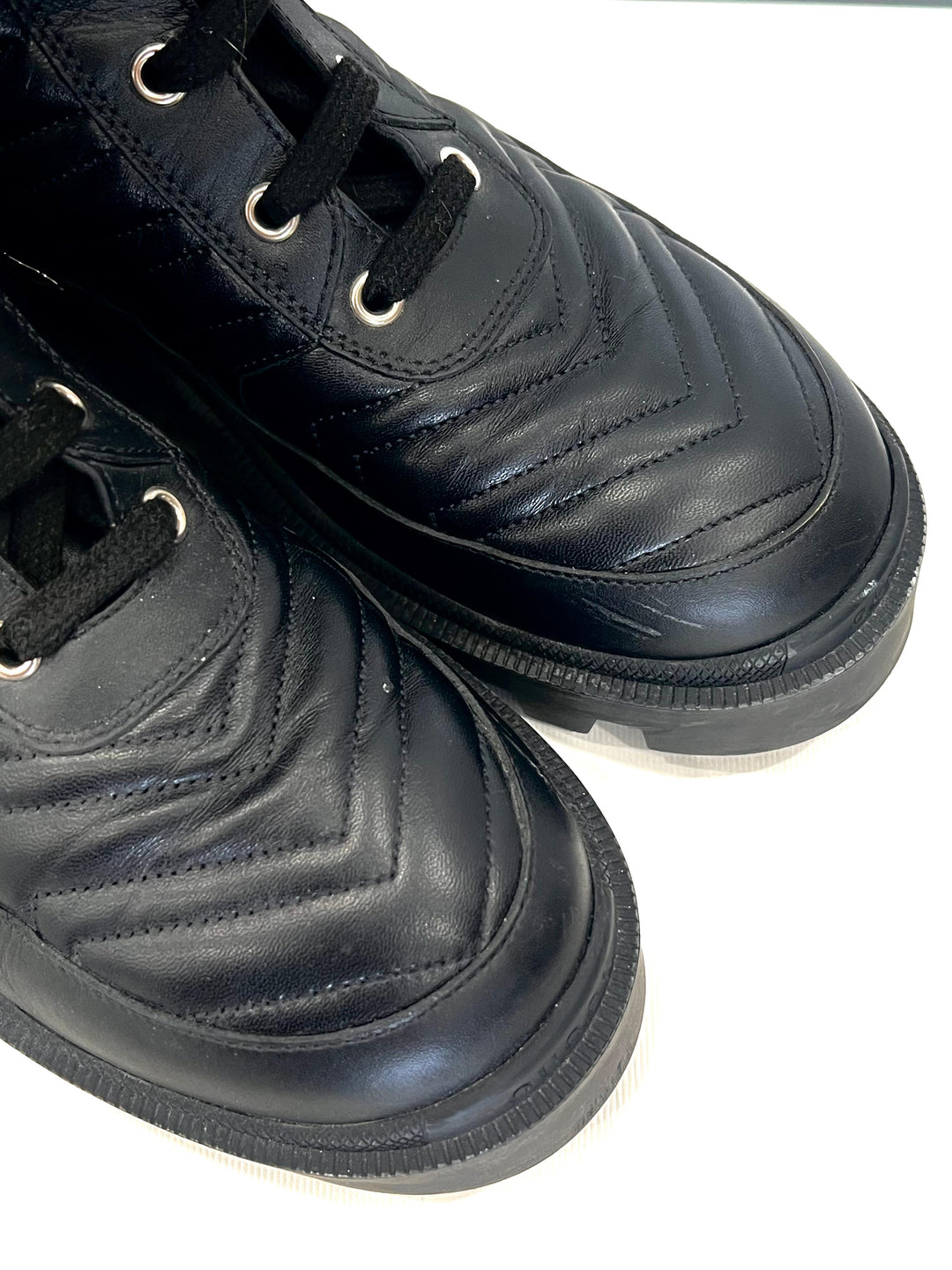 GUCCI GG MARMONT MATELASSÉ CHARLOTTE CALFSKIN LEATHER COMBAT BOOTS