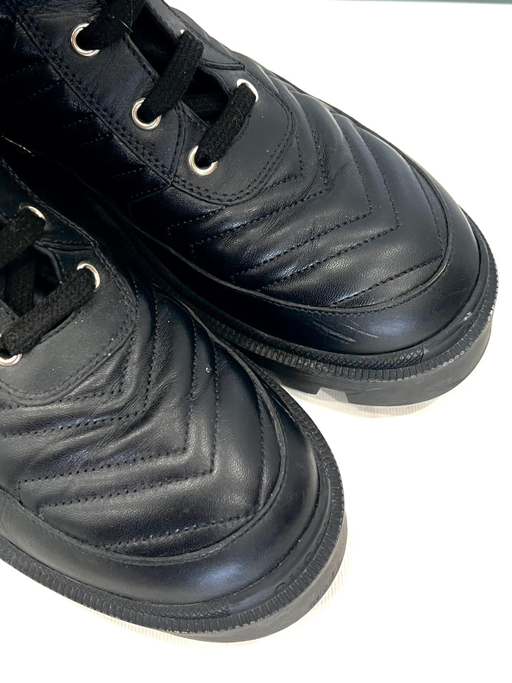 GUCCI GG MARMONT MATELASSÉ CHARLOTTE CALFSKIN LEATHER COMBAT BOOTS