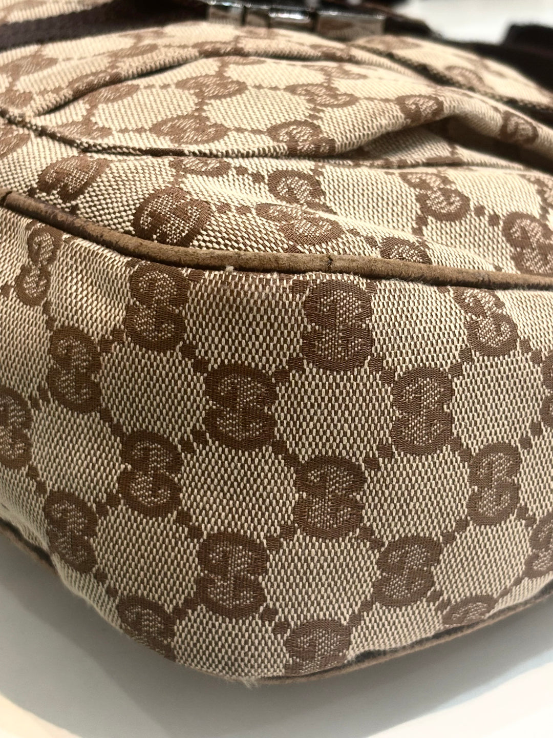 GUCCI GG MONOGRAM VINTAGE MESSENGER BAG