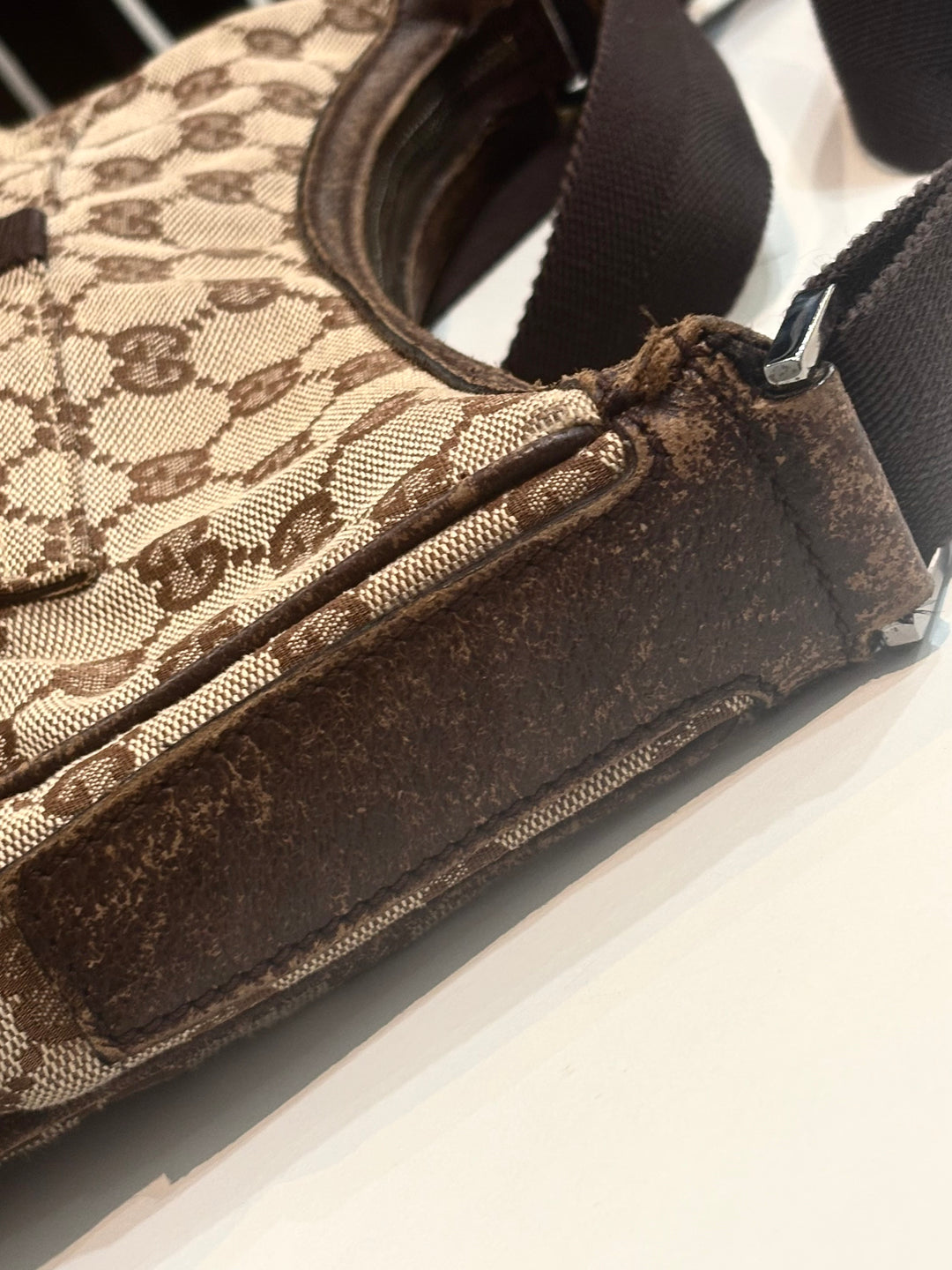 GUCCI GG MONOGRAM VINTAGE MESSENGER BAG