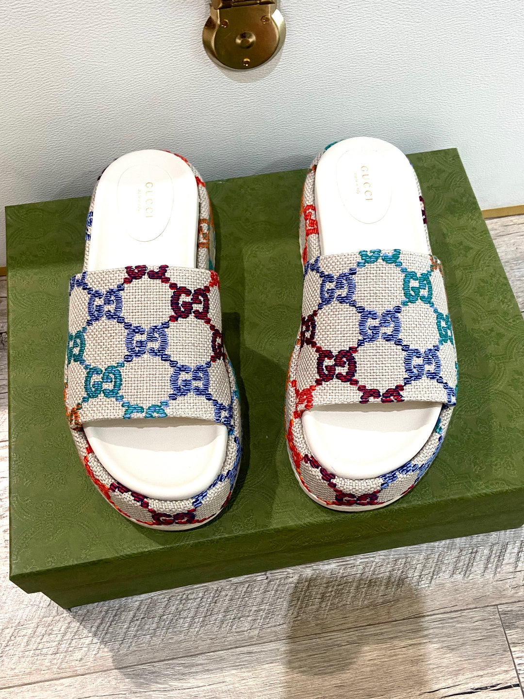 GUCCI GG MULTICOLOR ANGELINA PLATFORM SLIDE SANDALS