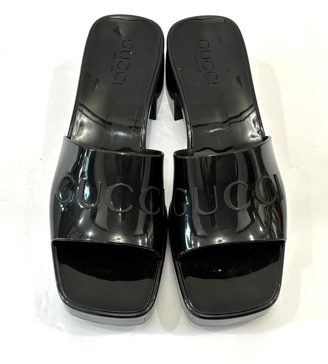 GUCCI EMBOSSED LOGO RUBBER PLATFORM SANDALS