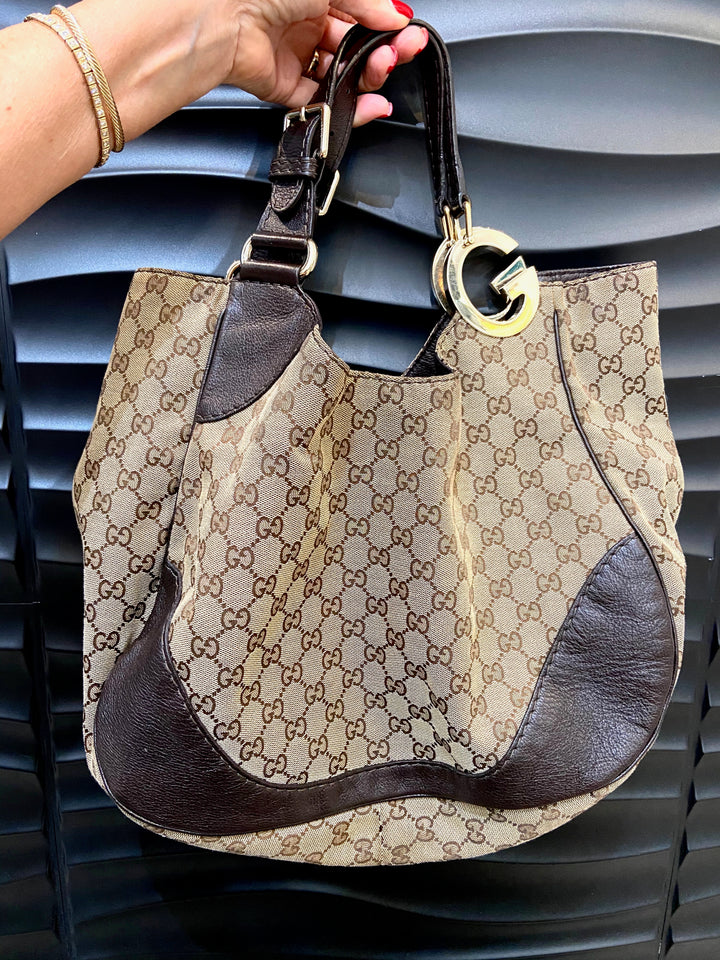GUCCI GG SUPREME LARGE CHARLOTTE HOBO BAG