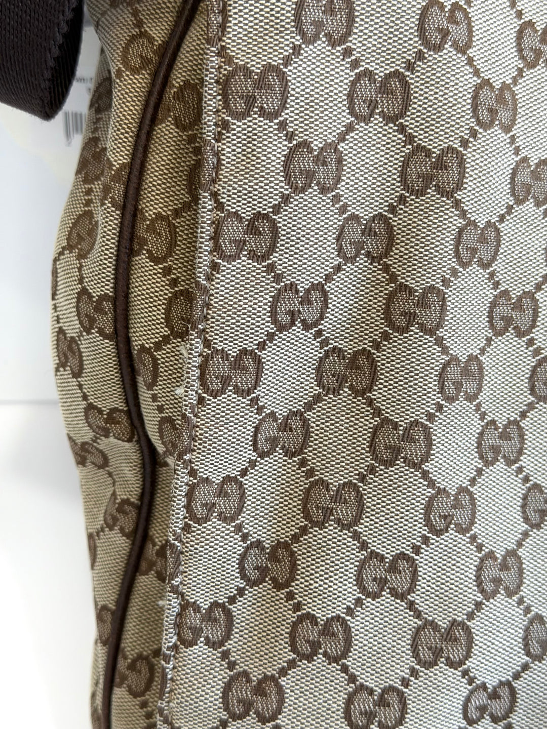 GUCCI GG SUPREME FLAP MESSENGER BAG