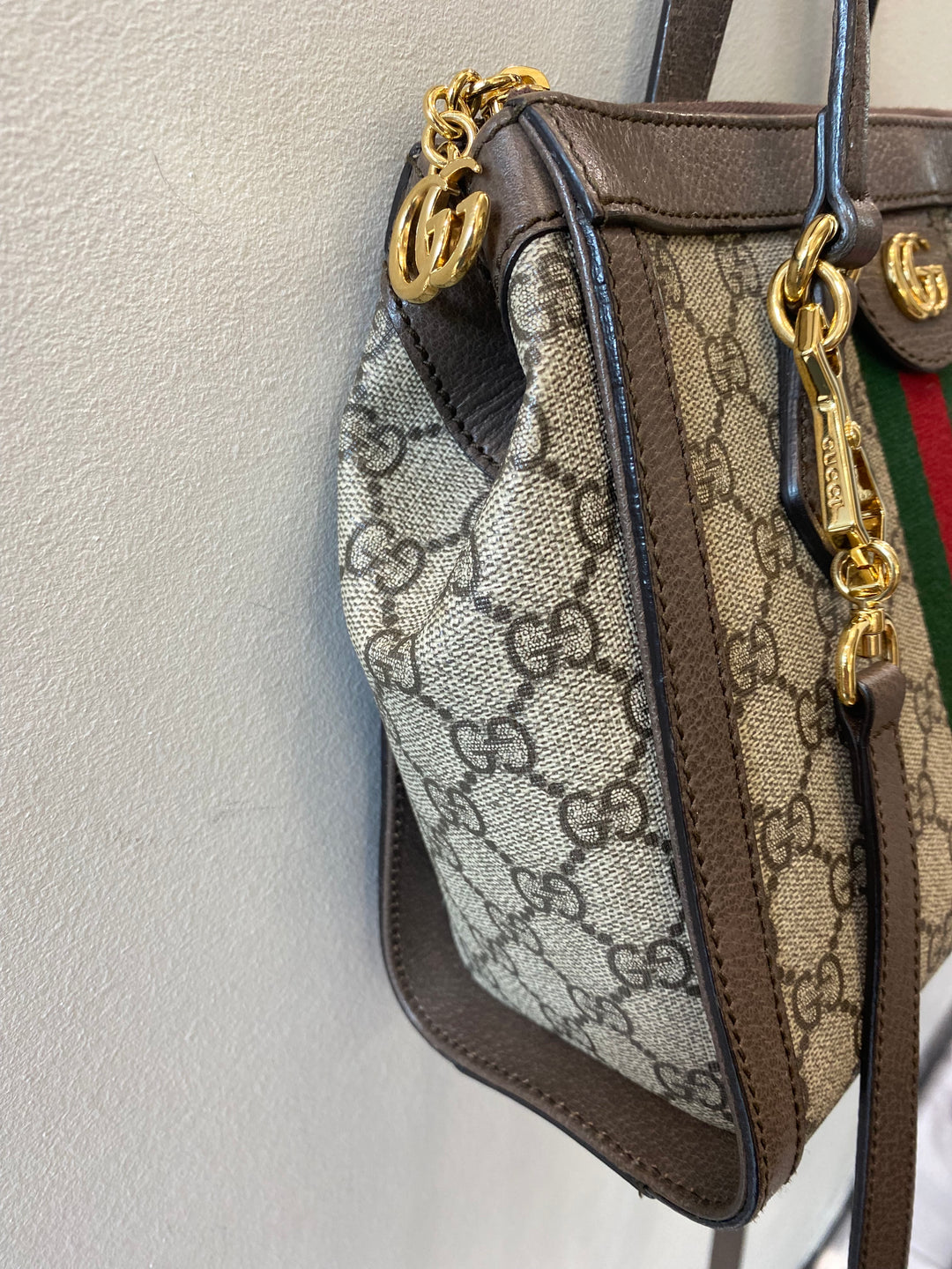 【GUCCI】Ophidia GG Supreme Strap Mini Tote Bag GUCCI GG SUPREME SMALL OPHIDIA TOTE BAG – Caroline's Fashion