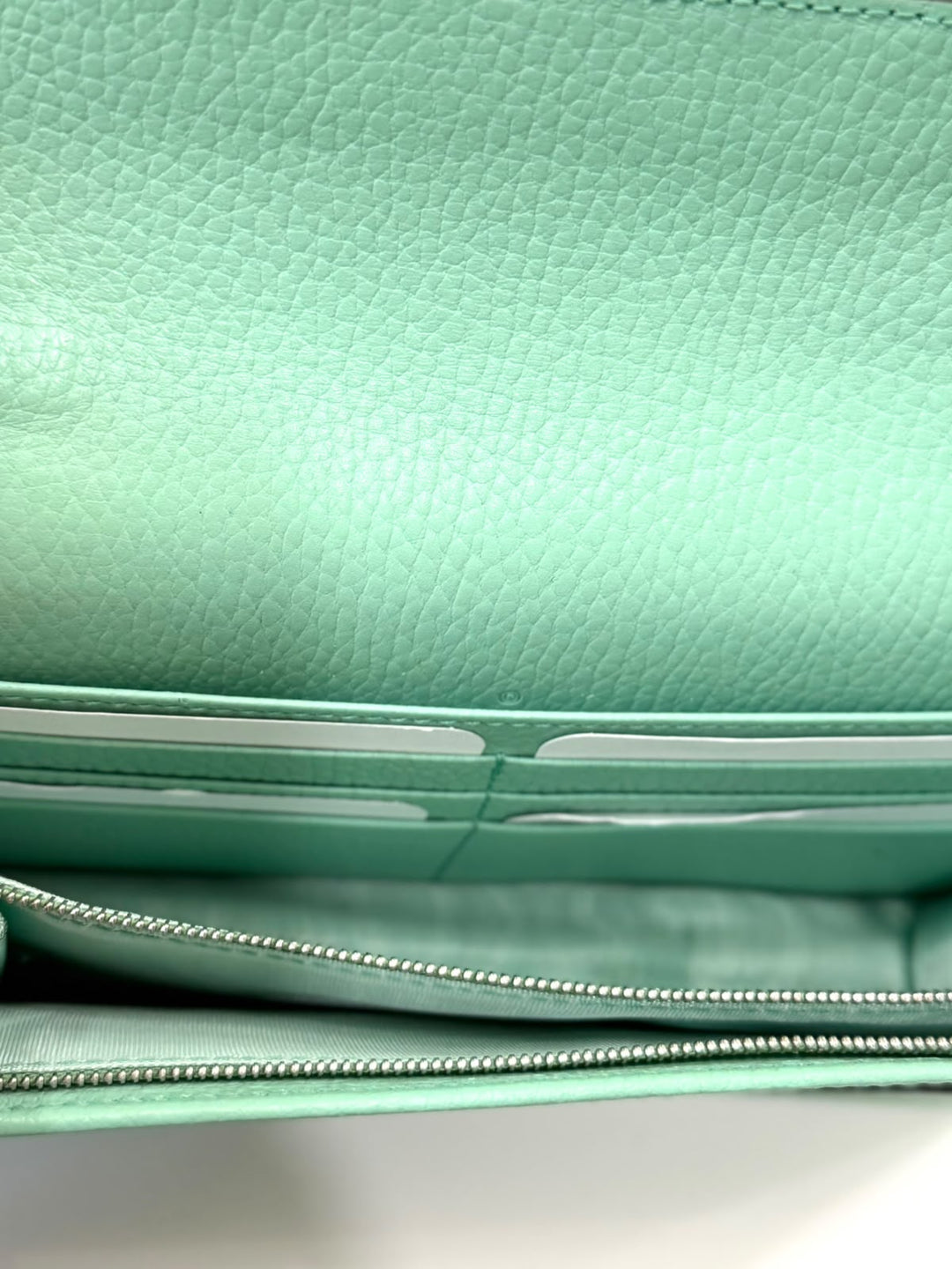 GUCCI GG MARMONT CALFSKIN LEATHER CHAIN WALLET – APPLE GREEN
