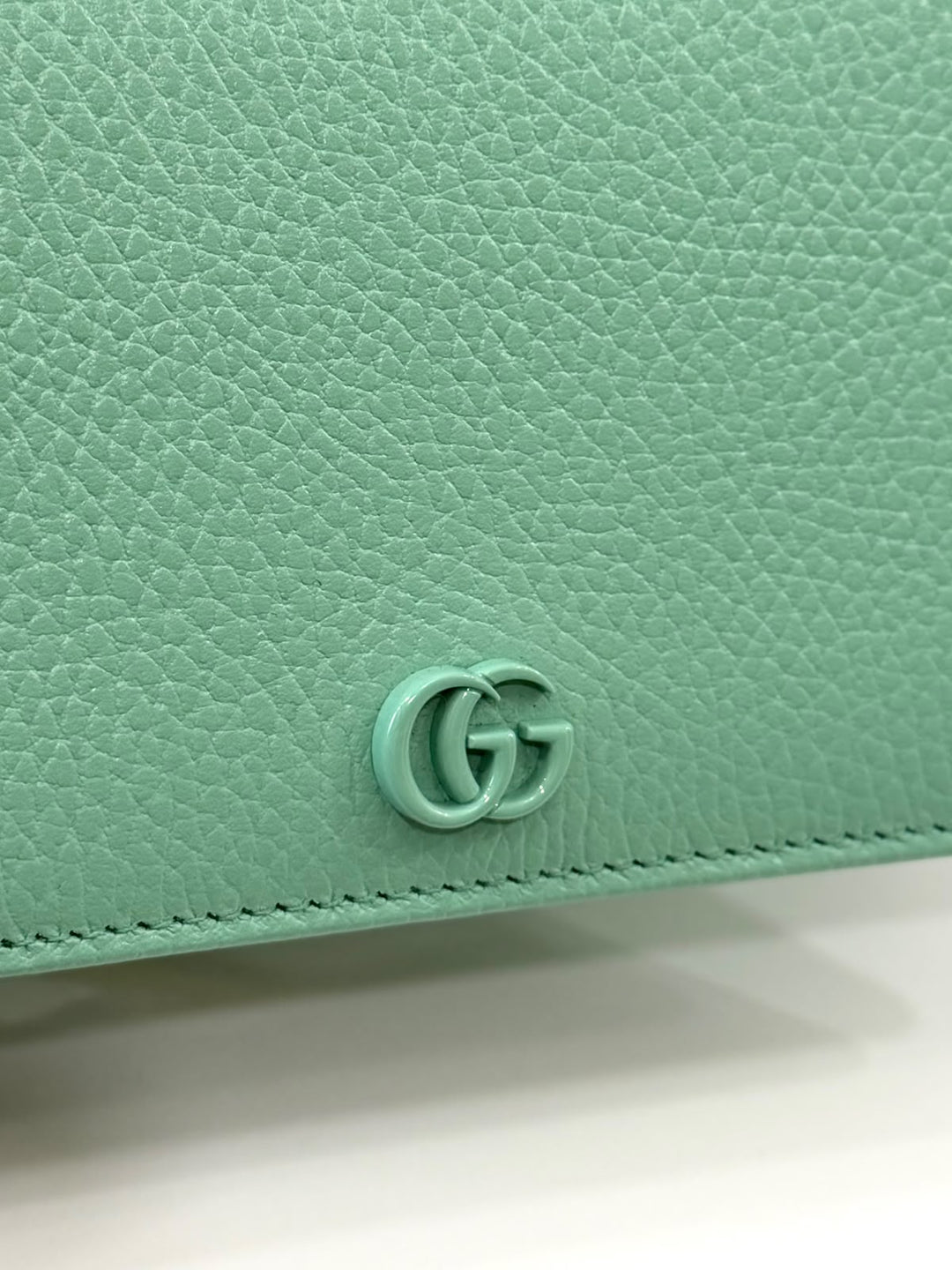 GUCCI GG MARMONT CALFSKIN LEATHER CHAIN WALLET – APPLE GREEN