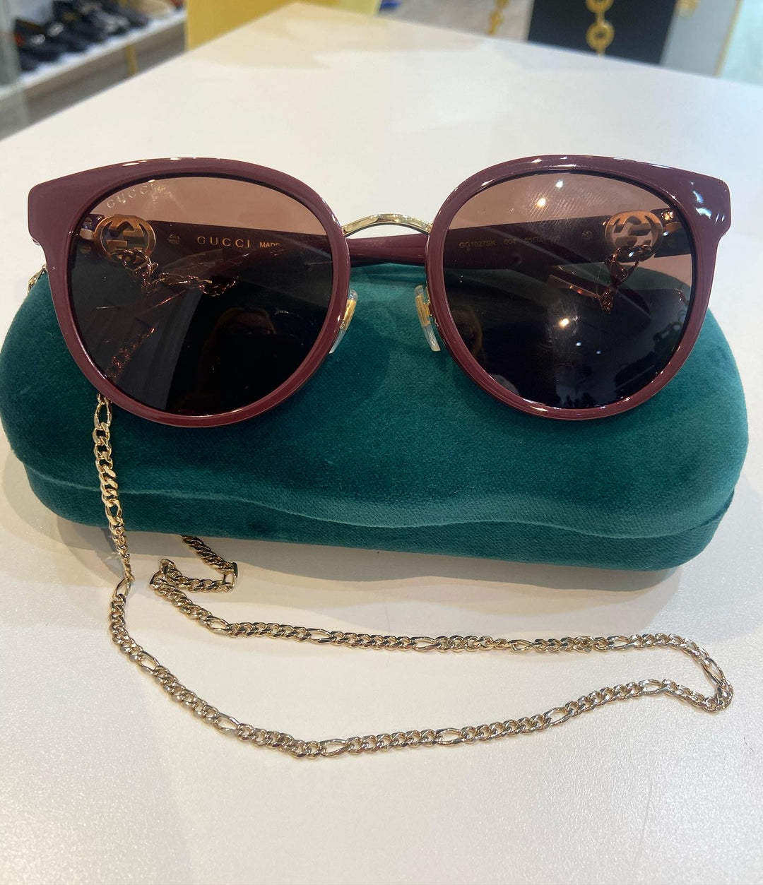 GUCCI CAT EYE GG1027SK-004 CHAIN SUNGLASSES – Caroline's Fashion
