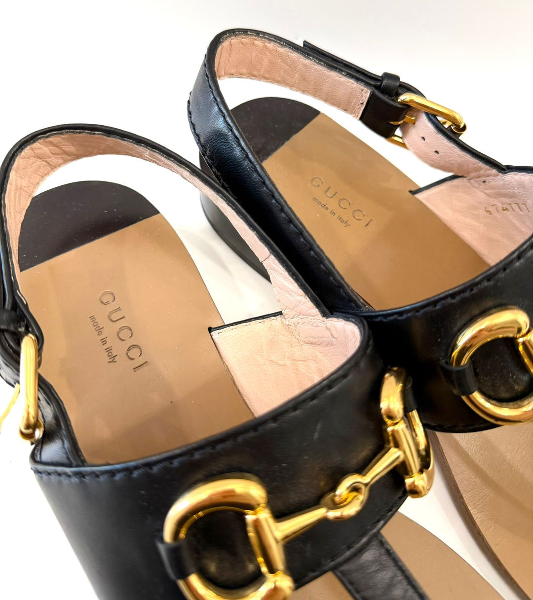 GUCCI NAPPA LEATHER CHARLOTTE HORSEBIT THONG SANDALS