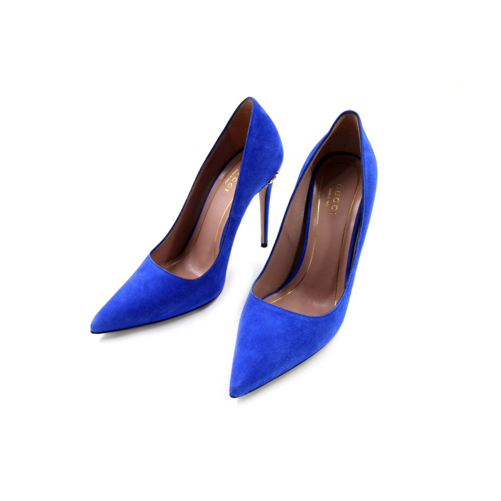GUCCI DÉCOLLETÉ POINTED-TOE HORSEBIT SUEDE PUMPS