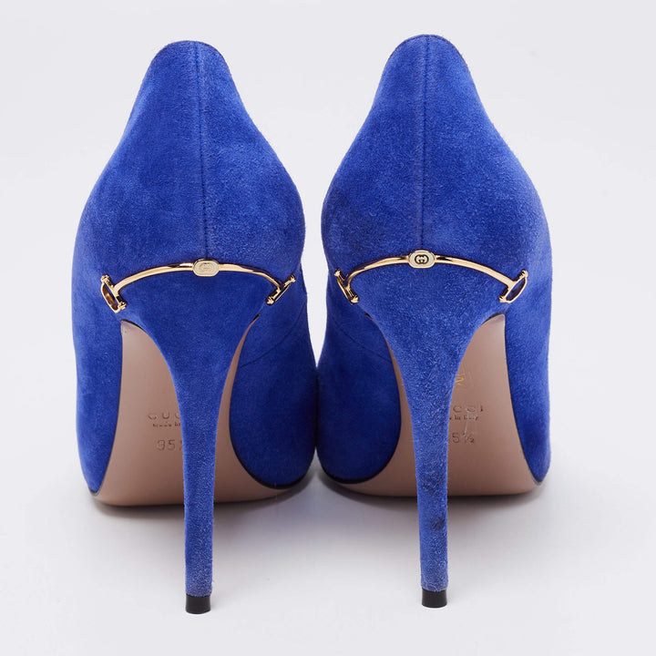 GUCCI DÉCOLLETÉ POINTED-TOE HORSEBIT SUEDE PUMPS