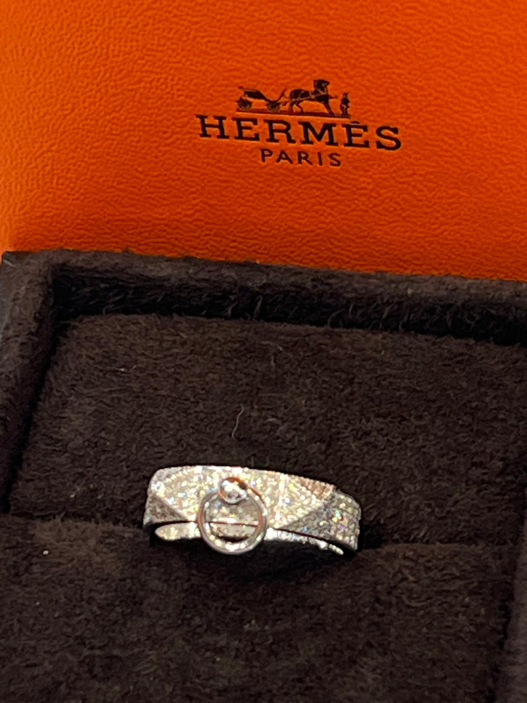 HERMÈS 18K WHITE GOLD DIAMOND PM COLLIER DE CHIEN PAVE RING