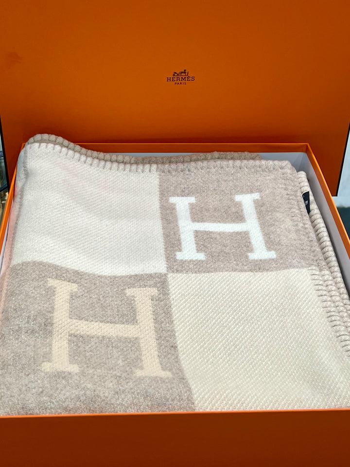 HERMÈS CLASSIC AVALON III THROW BLANKET