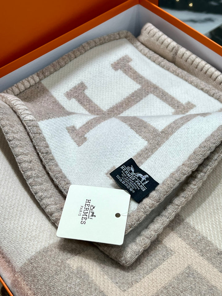 HERMÈS CLASSIC AVALON III THROW BLANKET