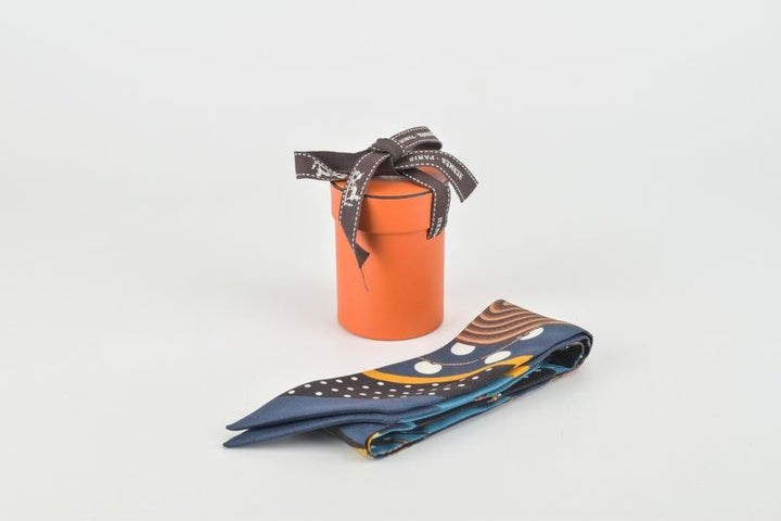 HERMÈS COBALT CLIC CLAC A POIS TWILLY SILK SCARF