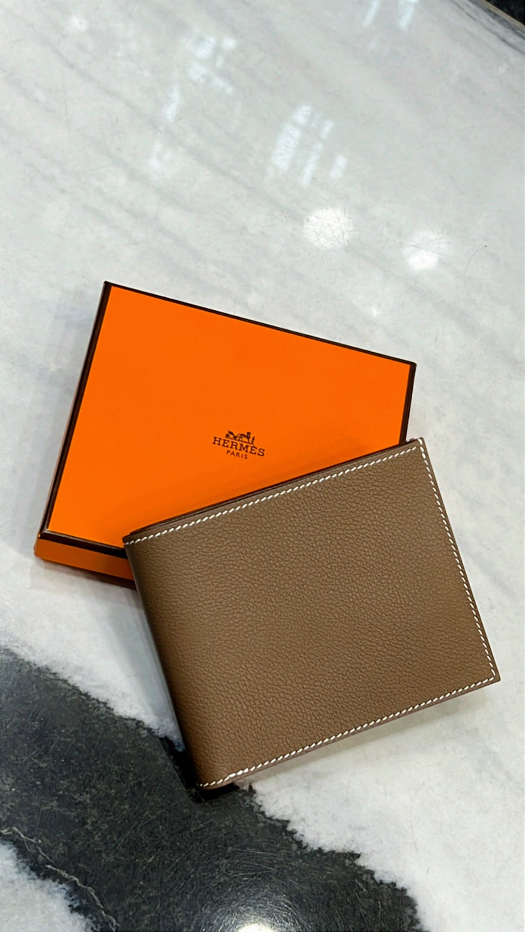 HERMÈS CITIZEN TWILL BI-FOLD CALFSKIN LEATHER WALLET – Caroline's