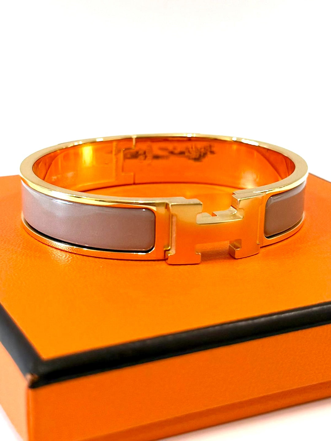 HERMÈS CLIC CLAC H ENAMEL BRACELET PM – MARRON GLACÉ