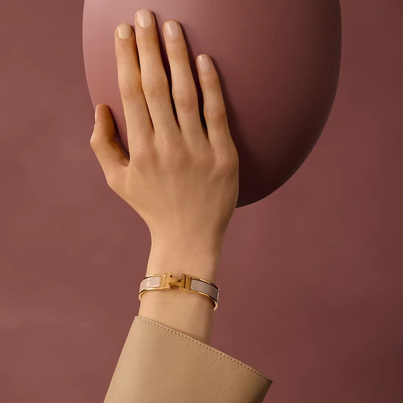 HERMÈS CLIC CLAC H ENAMEL BRACELET PM – MARRON GLACÉ