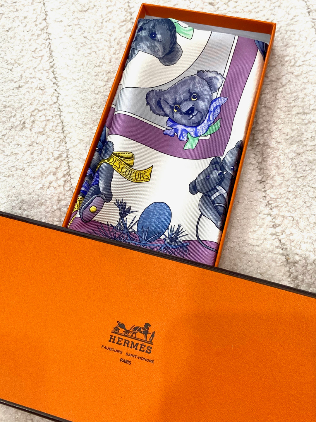 HERMÈS VINTAGE CONFIDENTS DES COEURS SILK SCARF