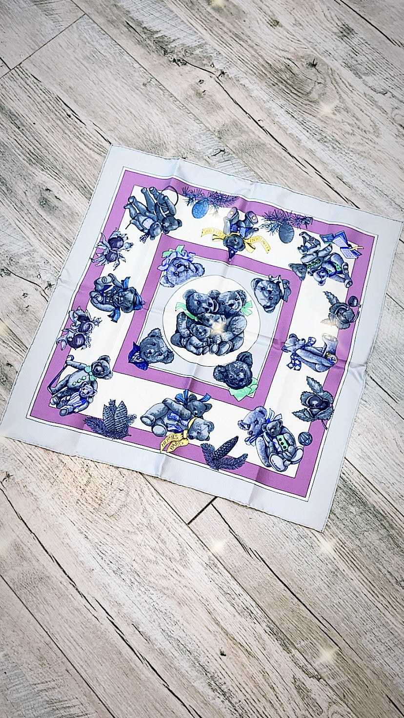HERMÈS VINTAGE CONFIDENTS DES COEURS SILK SCARF