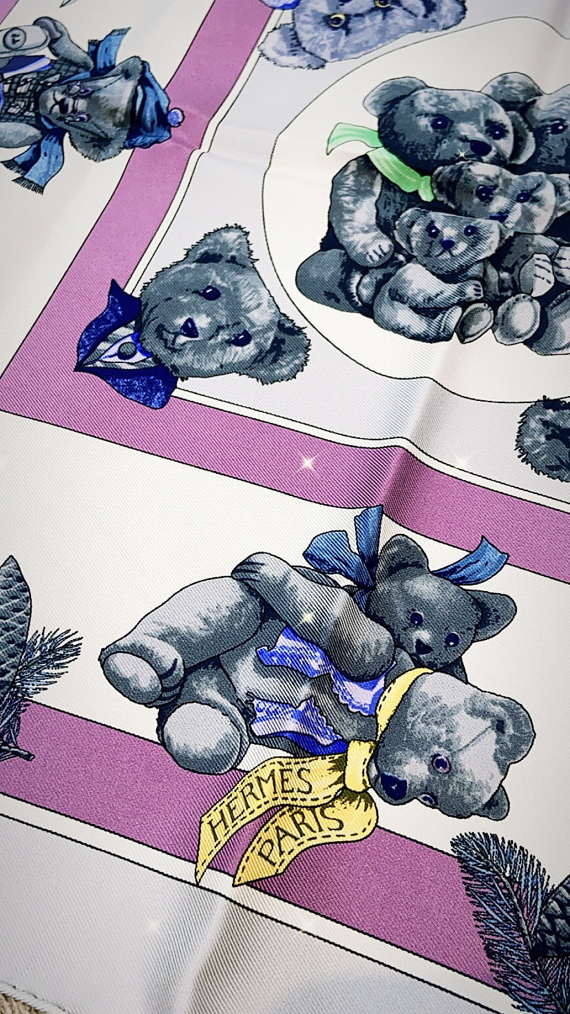 HERMÈS VINTAGE CONFIDENTS DES COEURS SILK SCARF
